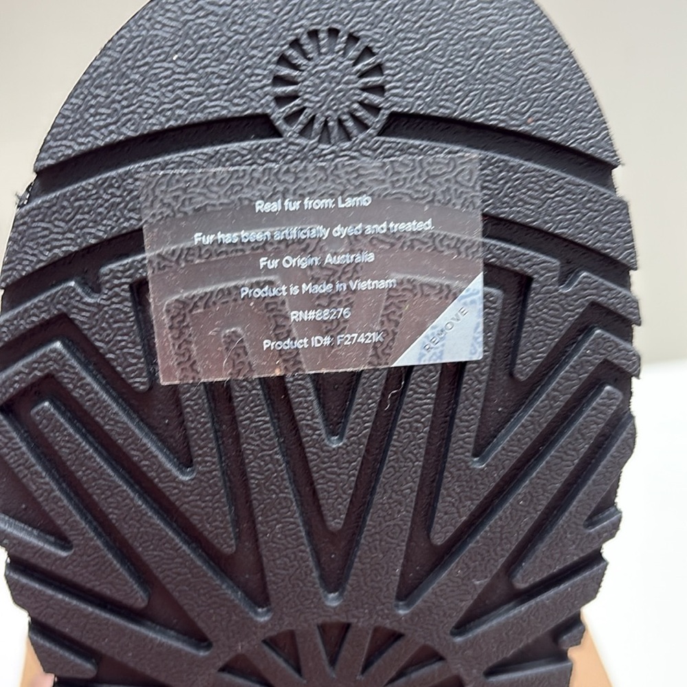 UGG Disco Cross Slide Brand New in Box w/Tag Size 9 Black White - Picture 7 of 9